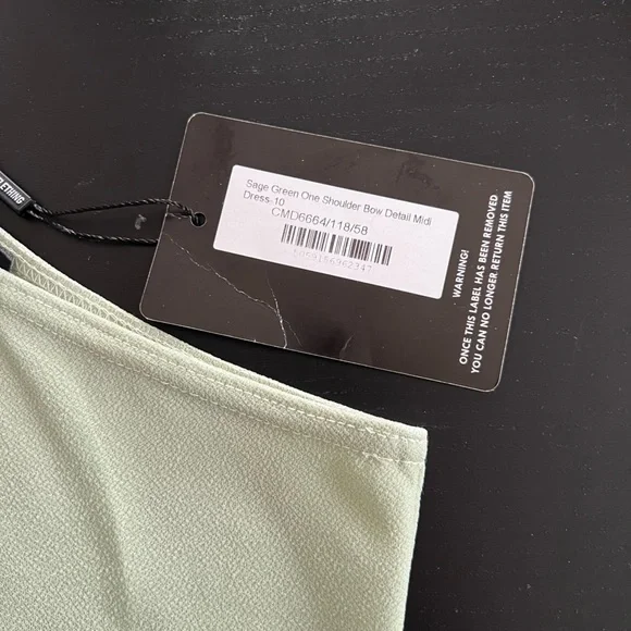 SIMPLE FASHIONNOVA DRESS - Picture 2 of 2